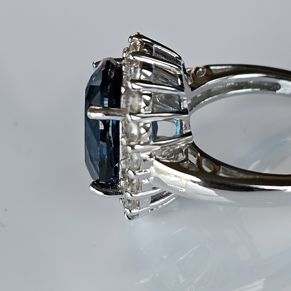 Natural London Blue Topaz & White Zircon Ring Sterling Silver Size 6! - Picture 13 of 13